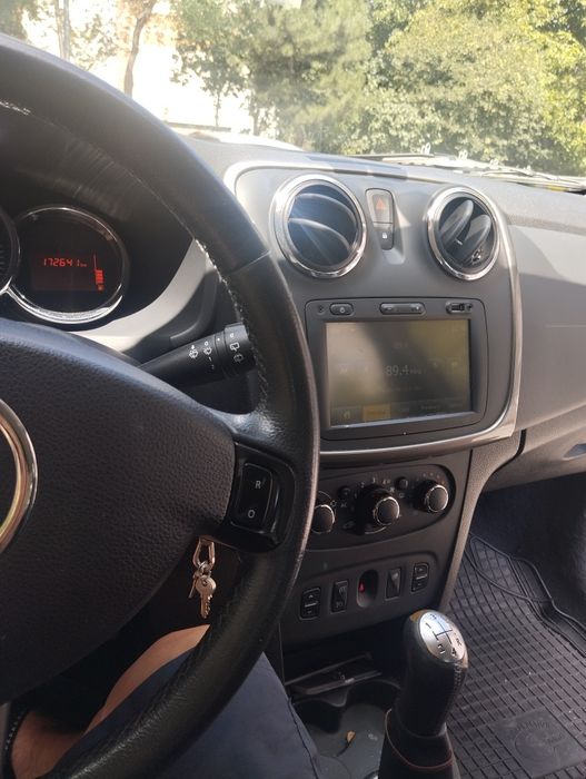 De vânzare Dacia Sandero stepvay benz acte la zi stare foarte bună km 165miina îmatriculat stare foarte bună telefon 0744785616