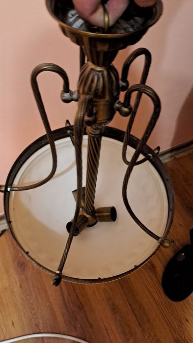 Масивен абажур за таван