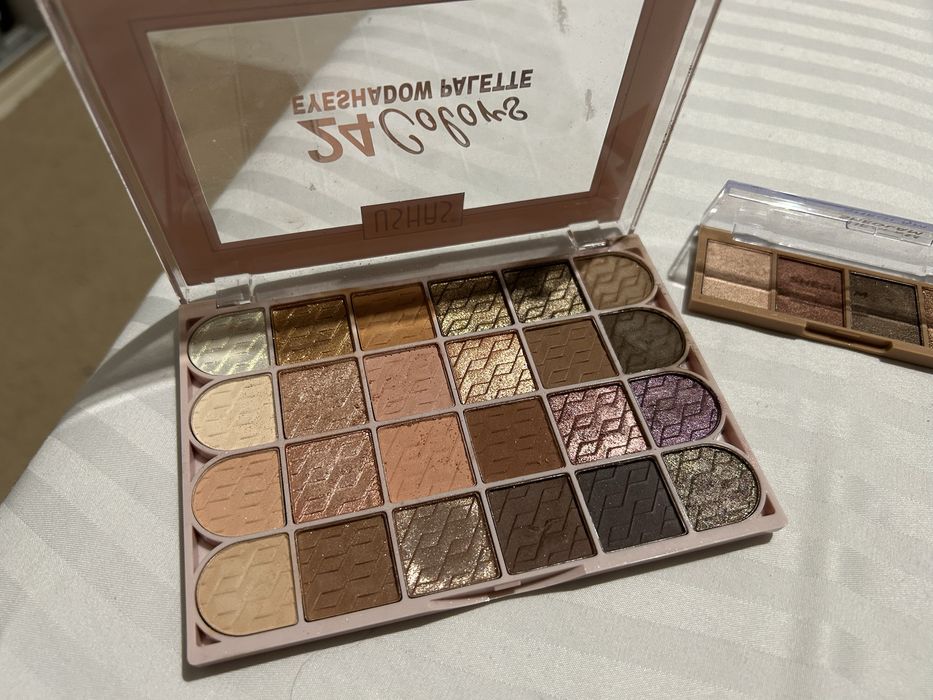 Set make up fard si iluminator