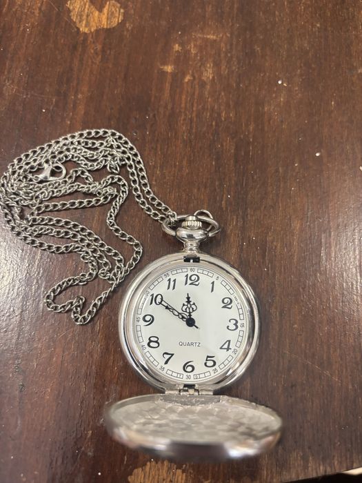 Продавам лот от джобни часовници