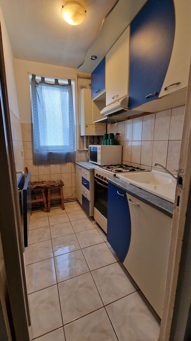 Inchiriez apartament cu 2 camere zona Decebal