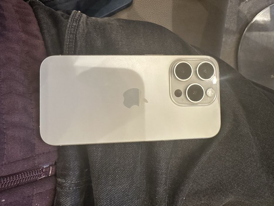 iphone 15 pro cu 4 huse