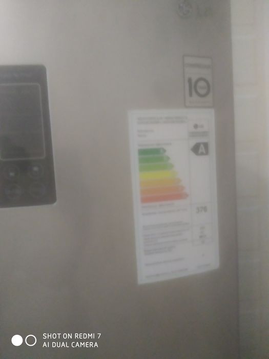 Xolodilnik model LG sotiladi 400$