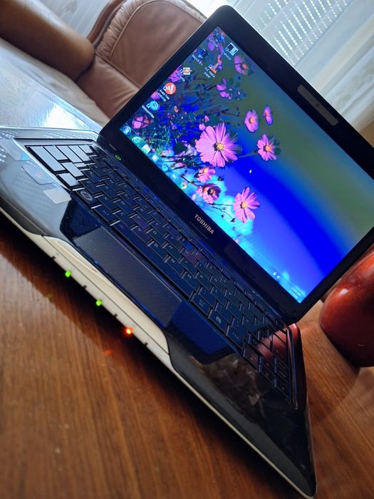 Laptop  TOSHIBA ..