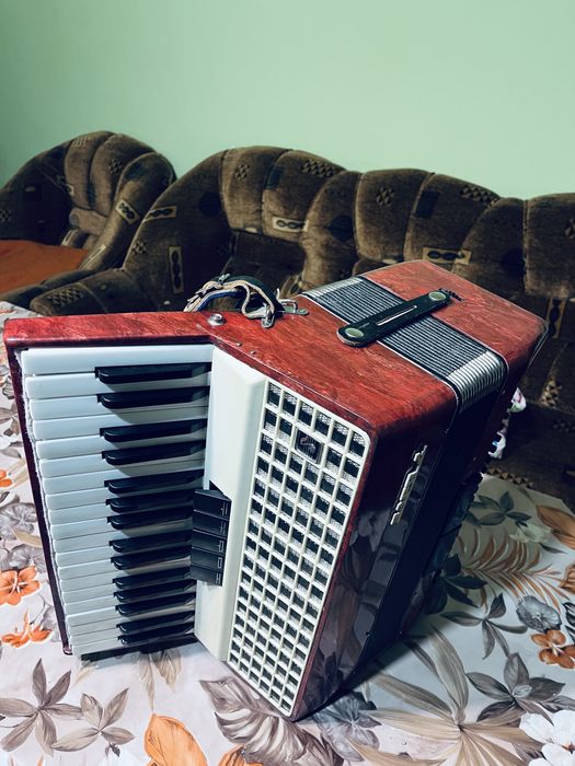 Акордеон 80 баса