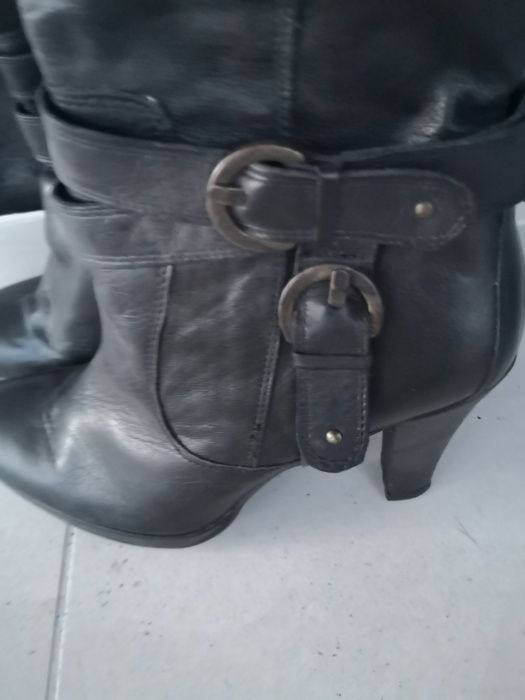 Дамски кожени ботуши