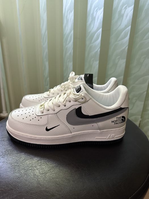 Vand Nike AF1 x The North face