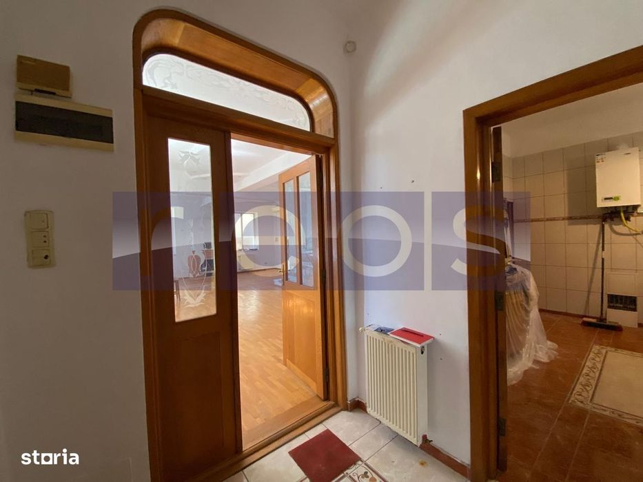 De Vanzare Vila P+1+Mansarda 7 Camere, 3 Bai, Garaj, Curte Salaj Parc