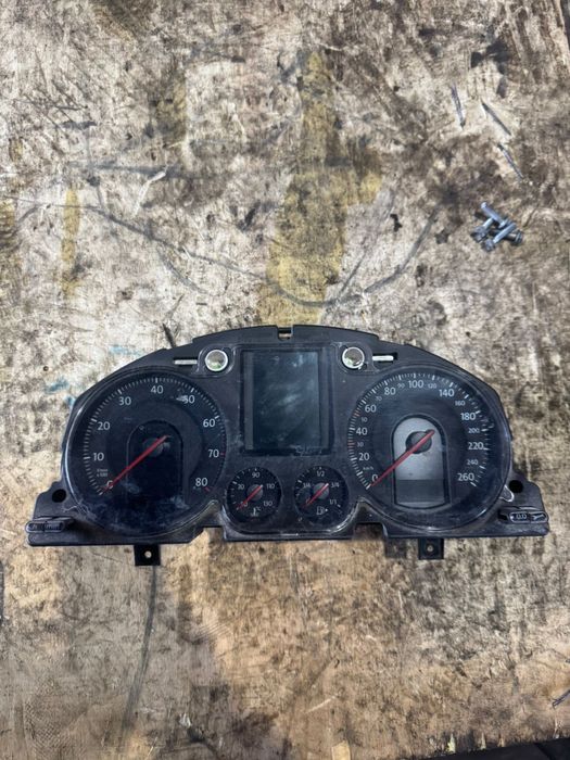 Привозной щиток приборов Volkswagen Passat B6