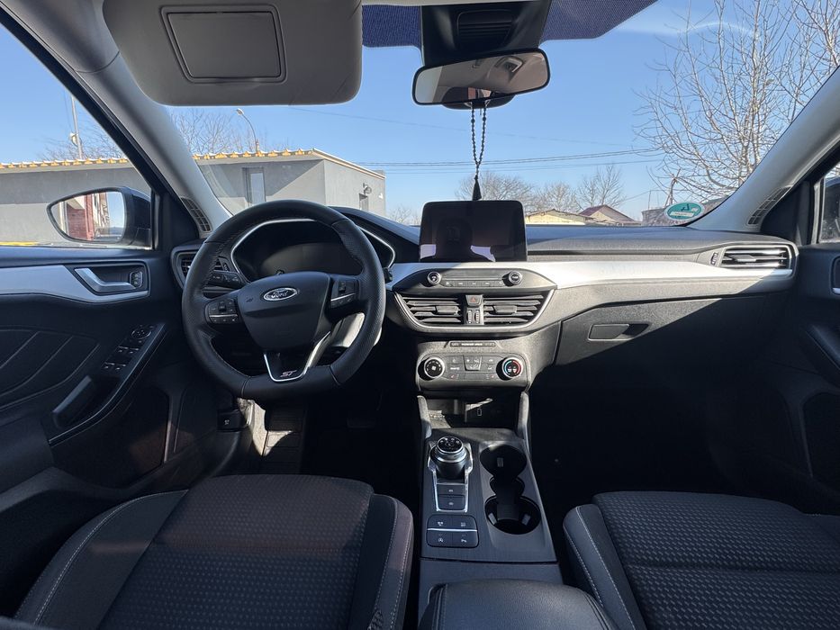 FORD Focus 2020 — imagine 5