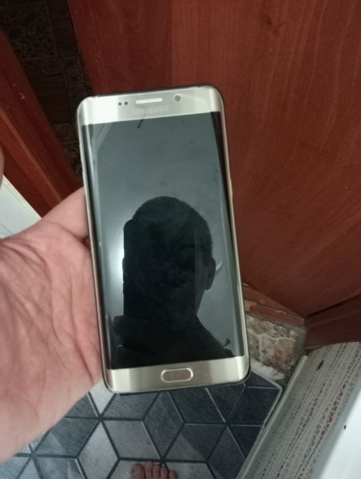 Продам Самсунг s6 edge