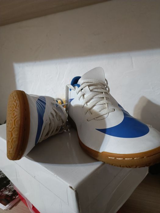 Спортивная обувь