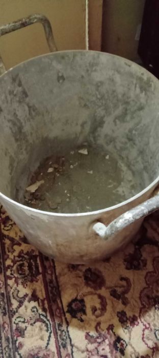 Кастрюля большая,