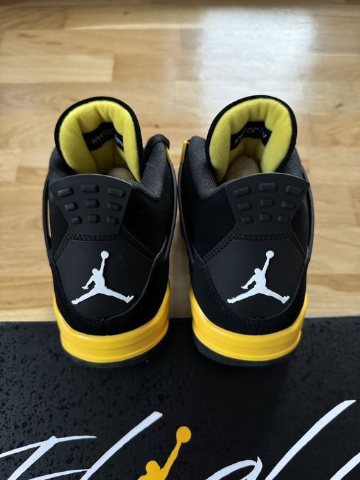 Air Jordan 4 Yellow Thunder 42