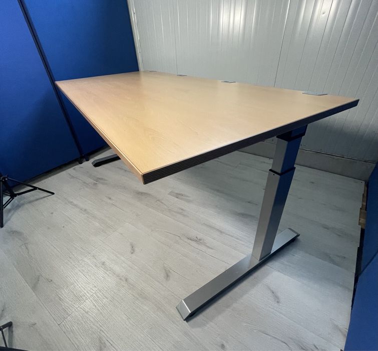 Висок клас! Бюро регулируем внос от германия