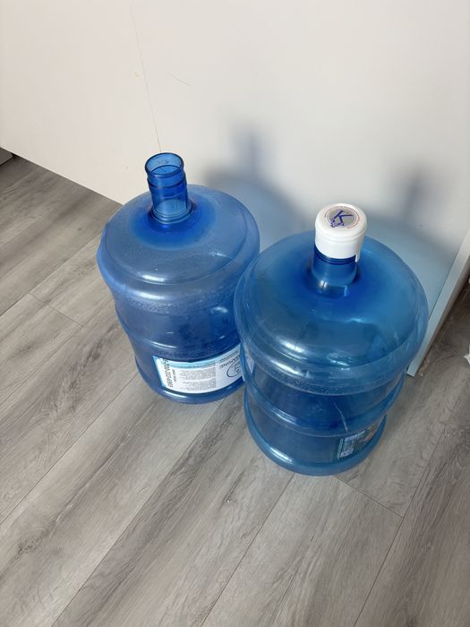 Продам бутылки для воды 19л