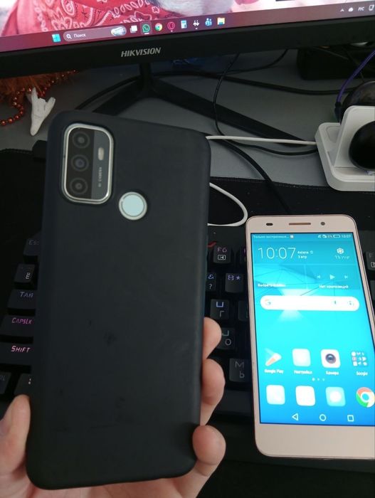 Продам смартфон Oppa и Huawei