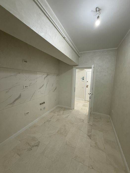 Închiriez apartament 2 camere nemobilat – birou / spațiu de lucru