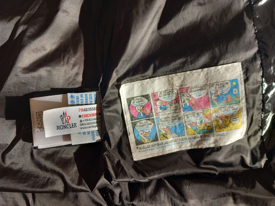 Geacă impermeabila cu glugă