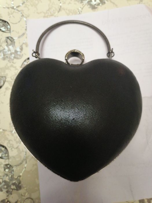 Дамска чанта. Сърце.