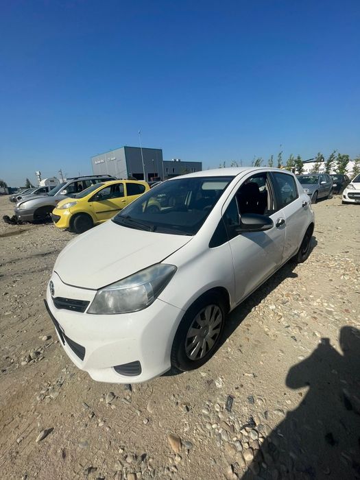 Faruri toyota yaris 2011-2014