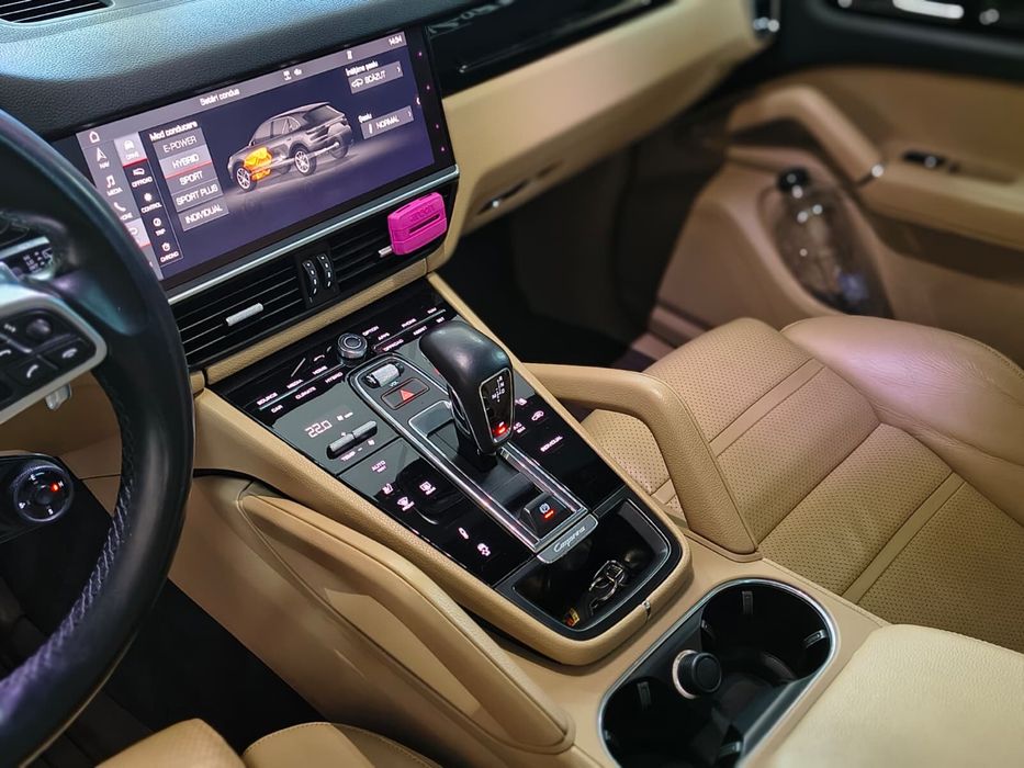 PORSCHE Cayenne 2020 — imagine 4