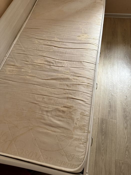 Продам односпальную кровать