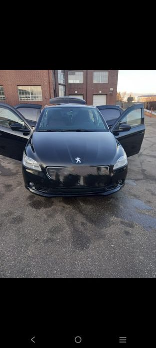 Продам машину Peugeot 301