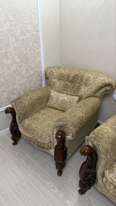 Диван и 2 кресла