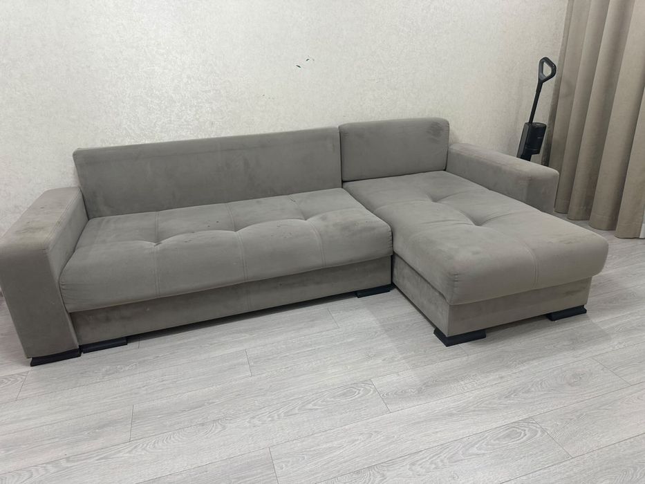 Продам диван 2.6 размер в хорошем состтяни