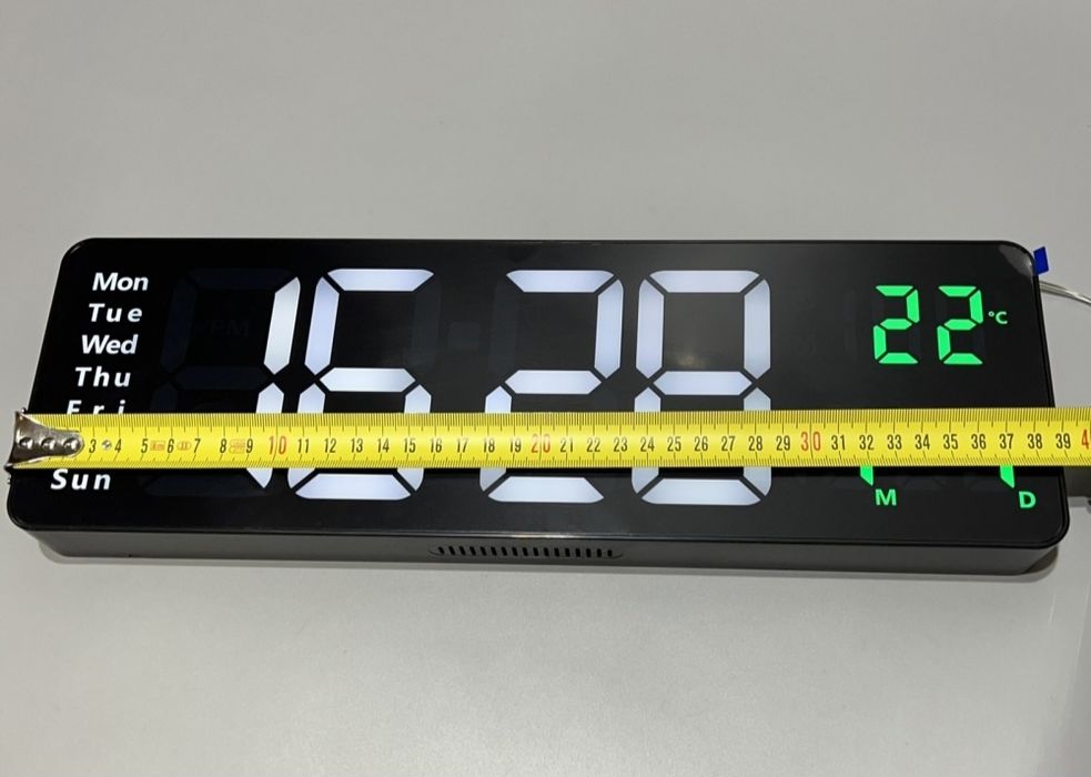 Большие стильный электронные часы на стену с пультом  модел DS-6626