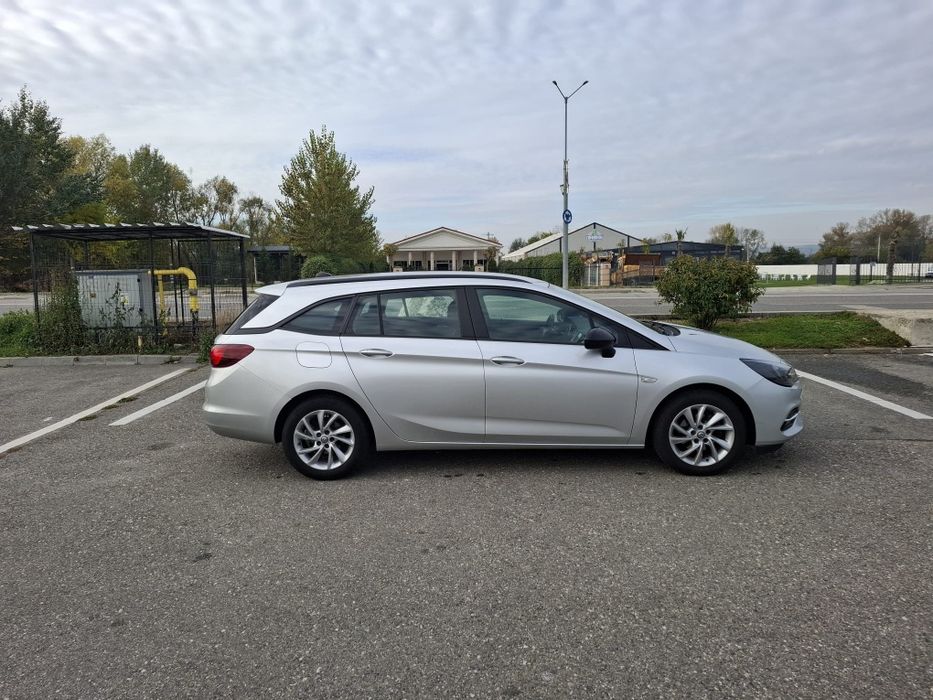 Vând Opel Astra K, An fabricație 2021.Se prezintă în conții foarte bune. Preț 7200€