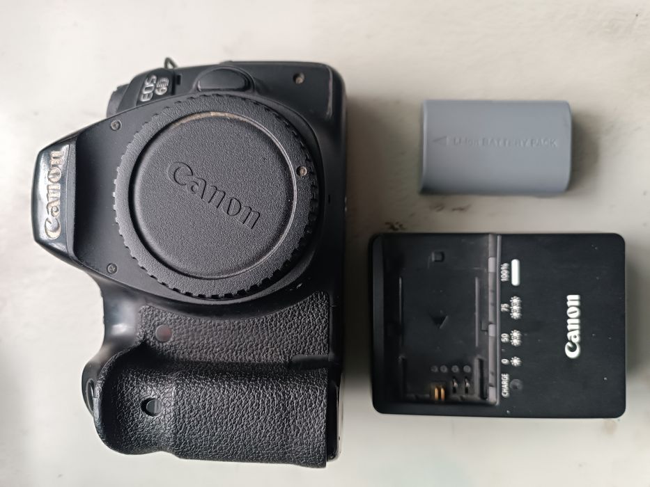Canon 6d body.     Ishlashi zoʻr aybi yoq