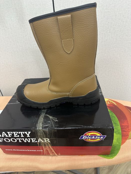 43 размер, рабочий етік сатылады