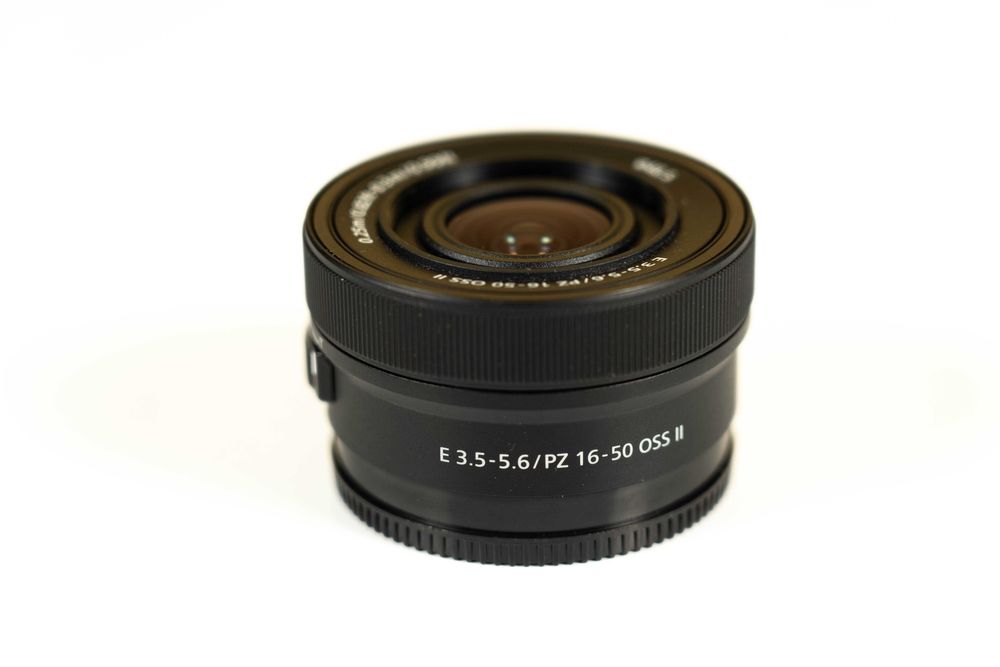 Обектив Sony E-Mount SEL 16-50mm /3.5-5.6 OSS