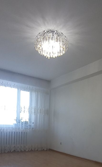 Люстра в зал срочно продается