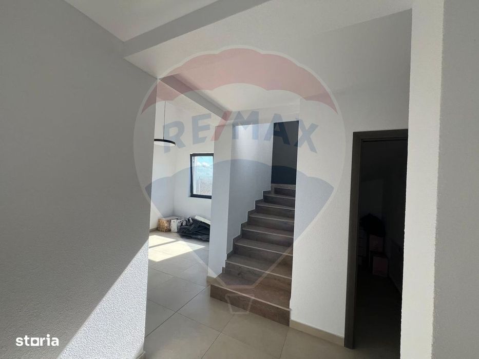 Casă / Vilă 5 camere în zona Nord