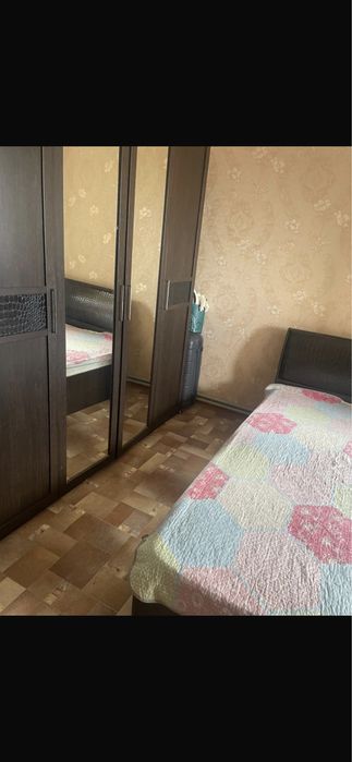 Шифоньер 6-ти дверный, диван двухспальный