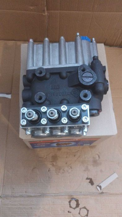 Distribuitor hidraulic D700 pentru U650 Ukraina