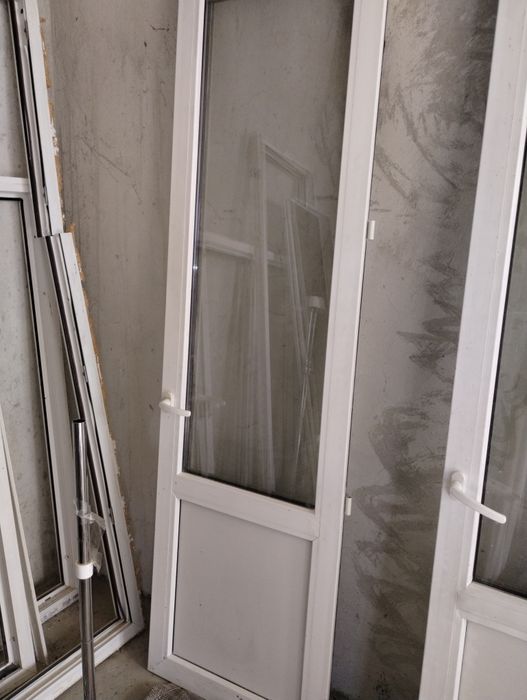 Дограми и стъкла за прозорци и врати