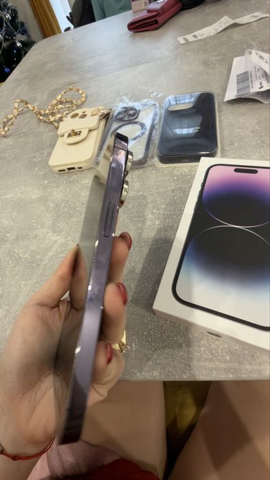 Продавам Iphone 14 pro