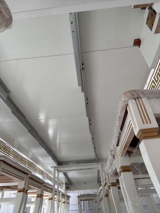 Стол со стульями раздвижной