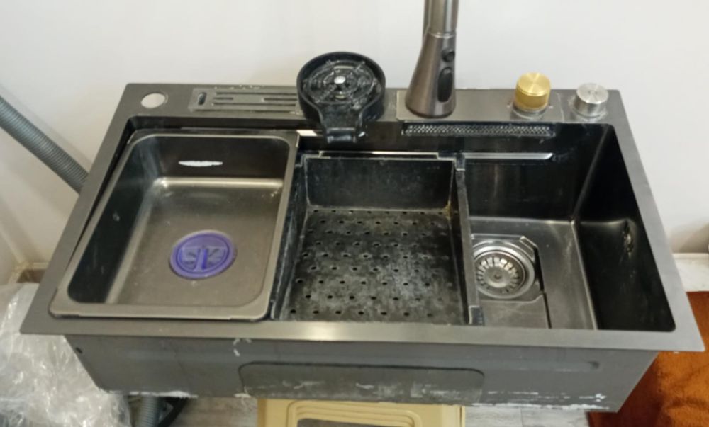 Мойка кухонная водопад