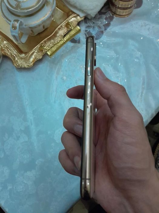 iphone xs gold ideal
