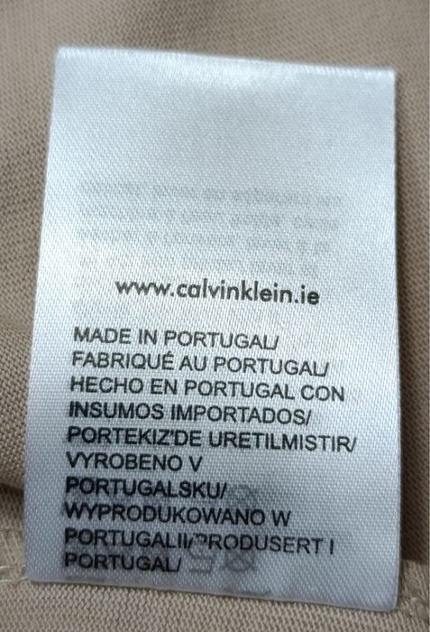 Vand tricou nou de barbati Calvin Klein