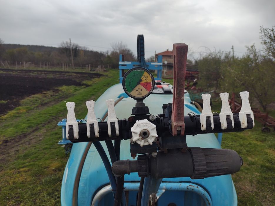 Пръскачка 2000 литра.