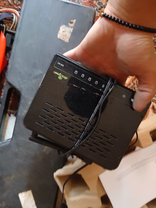 Vând 2 modem-uri,ruter bune