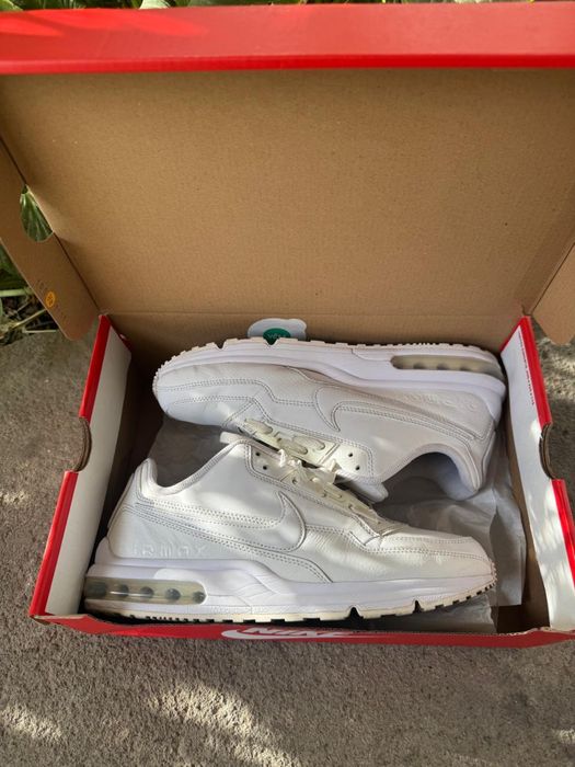 Продаю оригинальные кроссовки Nike