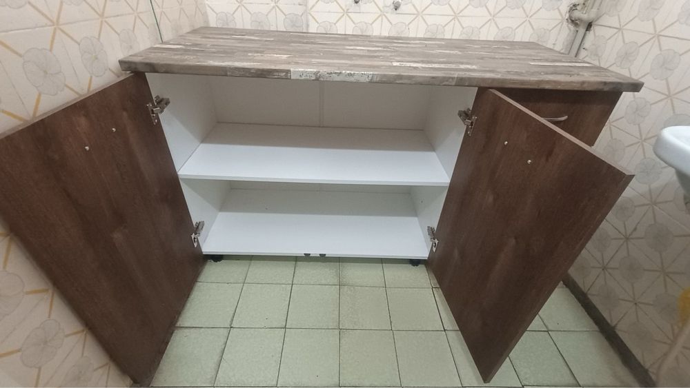 Шкаф с огнеупорен плот