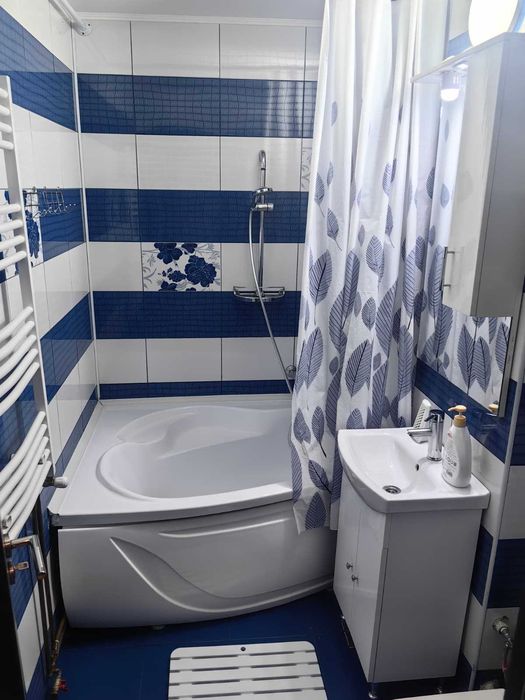 Proprietar, închiriez apartament 2 camere decomandat,  56mp, etaj 1/9, Bd. Iuliu Maniu 67, Metrou Gorjului (2 min), 549 €